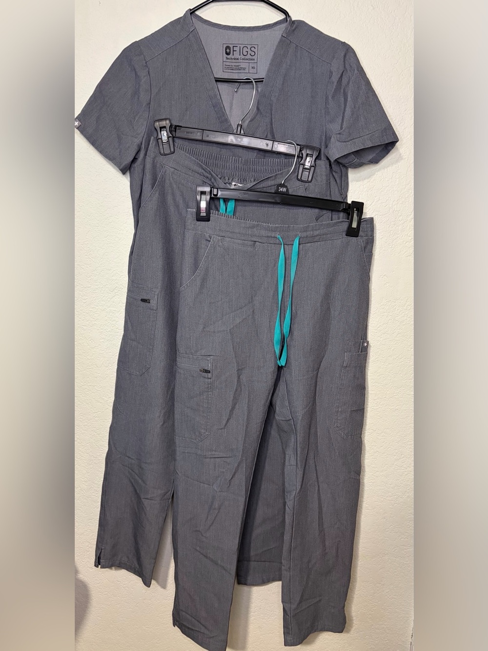 Figs Graphite Scrub set Pants with top
